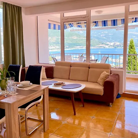 Perla Sea View *